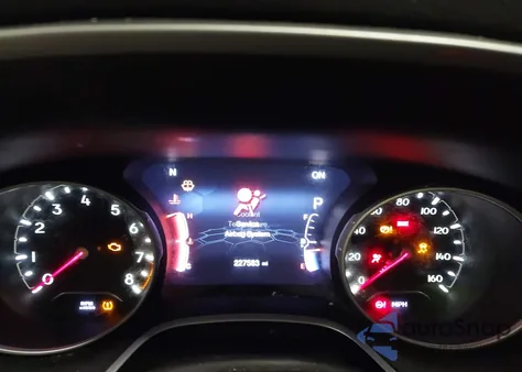 2018 Jeep Compass Limited 4X4 from USA, damaged, VIN 3C4NJDCB5JT153663